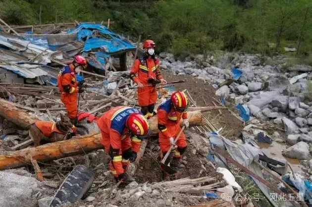油動式大載荷長航時無人直升機——打造我國應急救援、防汛救災、森林草原消防的“新質戰斗力”!