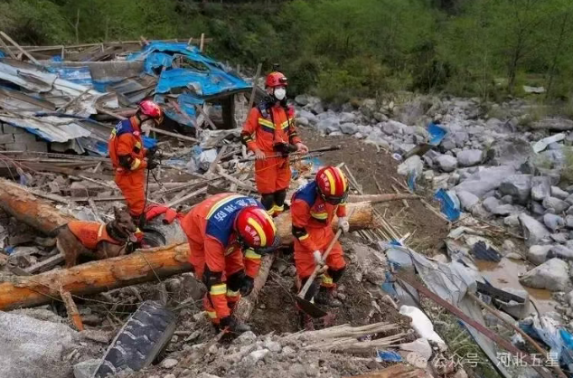 油動式大載荷長航時無人直升機——打造我國應急救援、防汛救災、森林草原消防的“新質戰(zhàn)斗力”!
